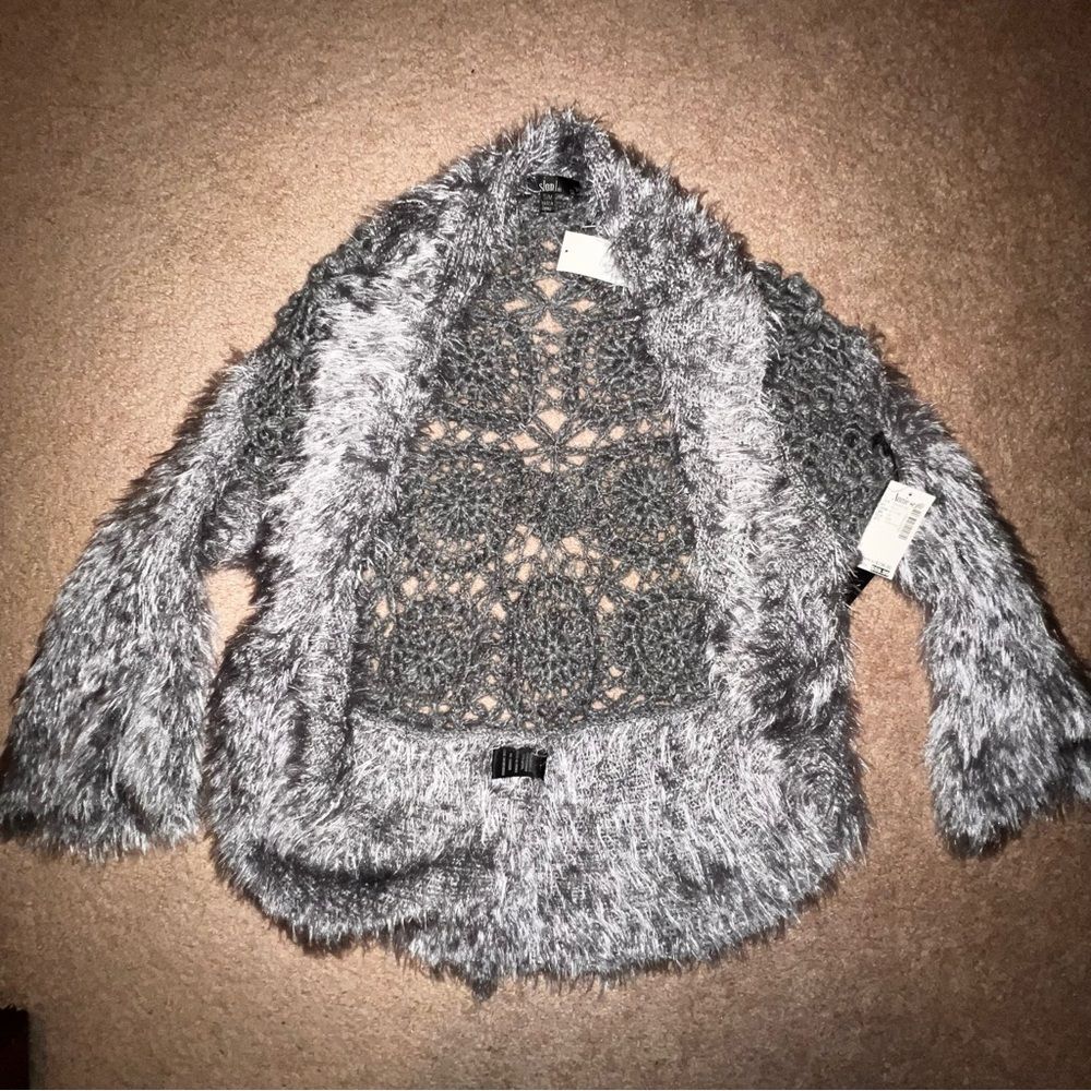 SIONI NWT Women's Grey Faux Fur Knit Cardigan Sweater with Crochet Back S/M